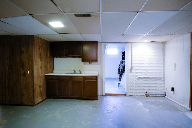 208 1st Street, Parkersburg, IA 50665