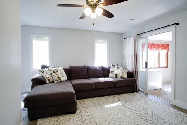 208 1st Street, Parkersburg, IA 50665