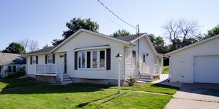 208 1st Street, Parkersburg, IA 50665