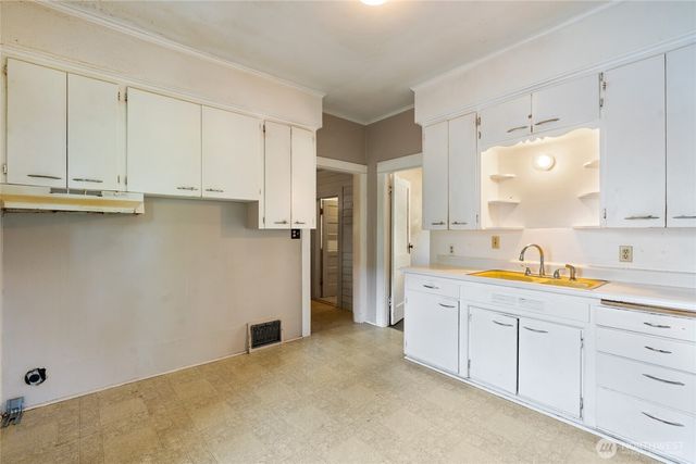 1914 S Cushman Avenue, Tacoma, WA 98405