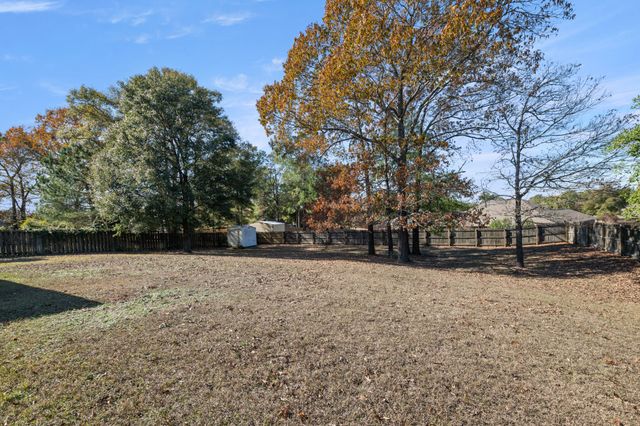 2406 Cumberland Way, Crestview, FL 32536