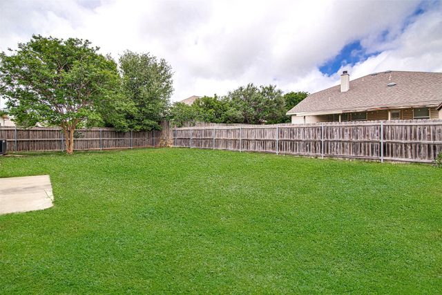 1416 Erin Drive, Burleson, TX 76028