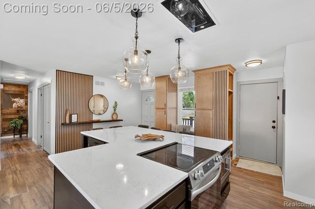 14232 North Road, Fenton, MI 48430