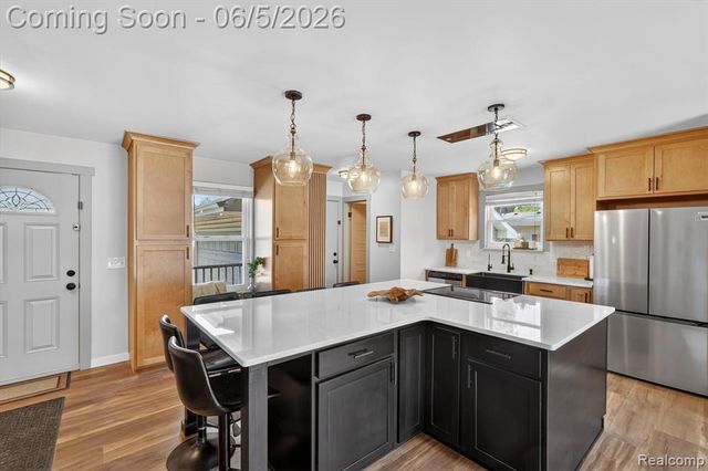 14232 North Road, Fenton, MI 48430