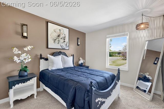 14232 North Road, Fenton, MI 48430