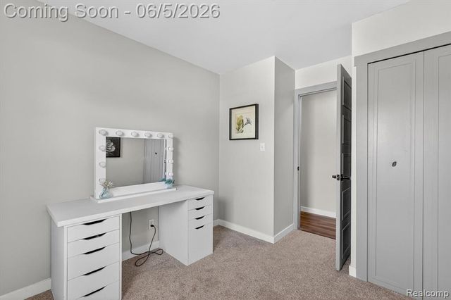 14232 North Road, Fenton, MI 48430