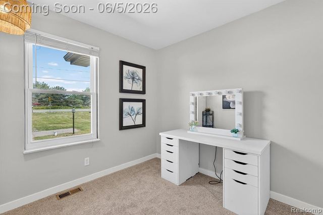 14232 North Road, Fenton, MI 48430