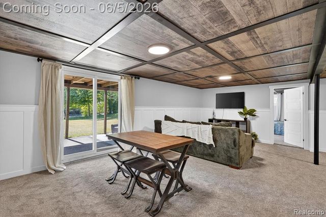 14232 North Road, Fenton, MI 48430