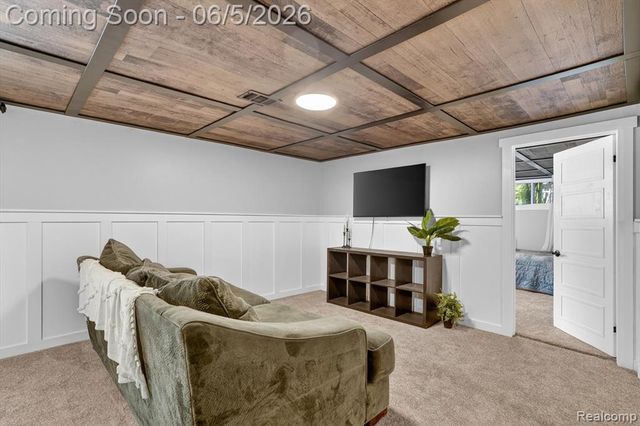 14232 North Road, Fenton, MI 48430