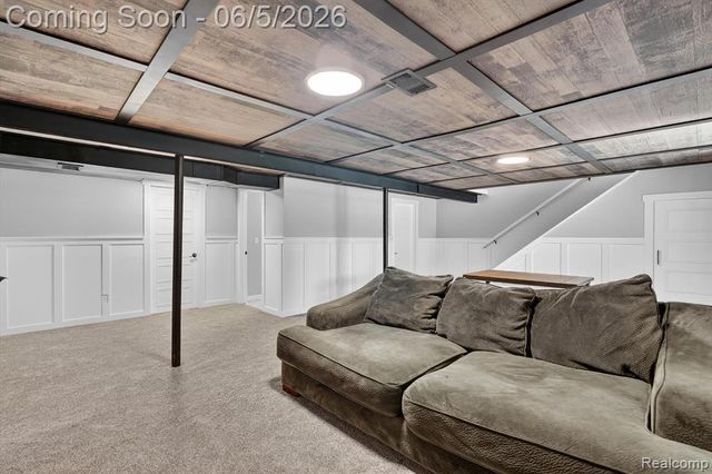 14232 North Road, Fenton, MI 48430