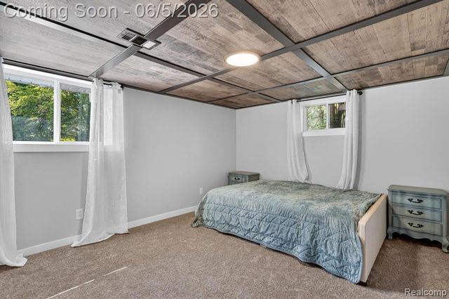 14232 North Road, Fenton, MI 48430