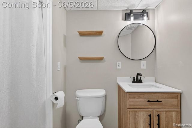 14232 North Road, Fenton, MI 48430