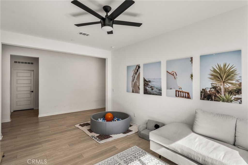 Image 12 of property listing at 29807 Pumpwood Court, Menifee, CA 92584