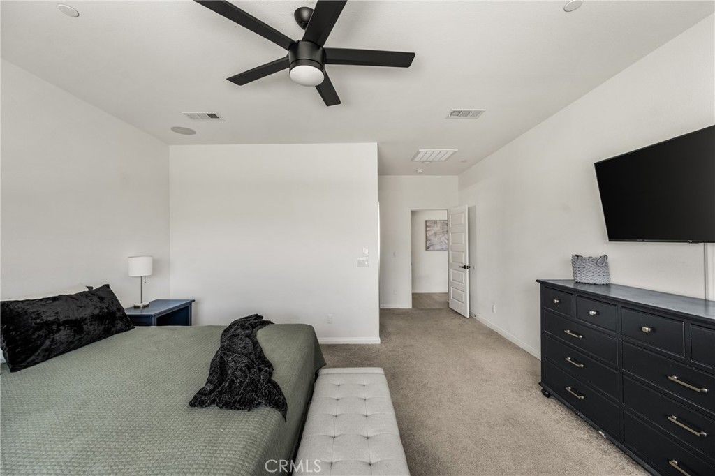 Image 36 of property listing at 29807 Pumpwood Court, Menifee, CA 92584