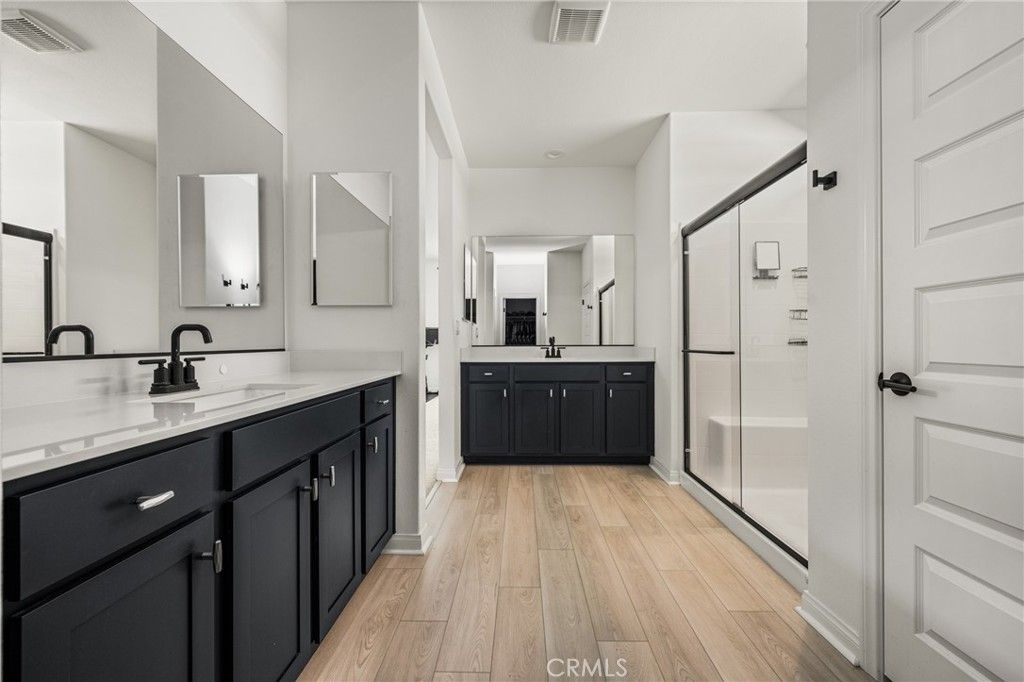 Image 38 of property listing at 29807 Pumpwood Court, Menifee, CA 92584