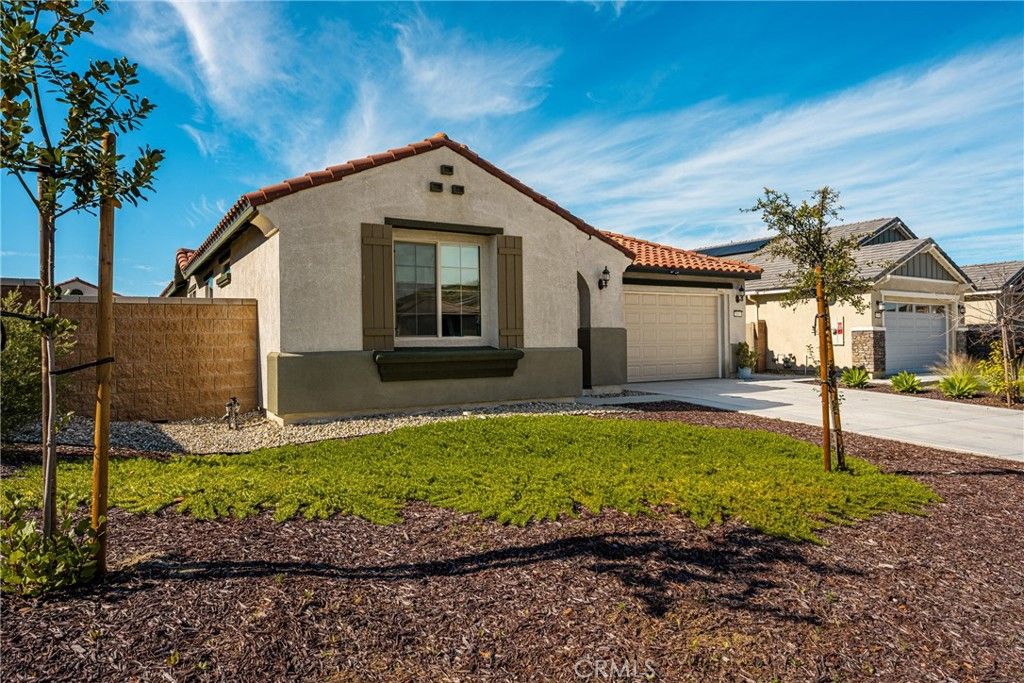 Image 4 of property listing at 29807 Pumpwood Court, Menifee, CA 92584