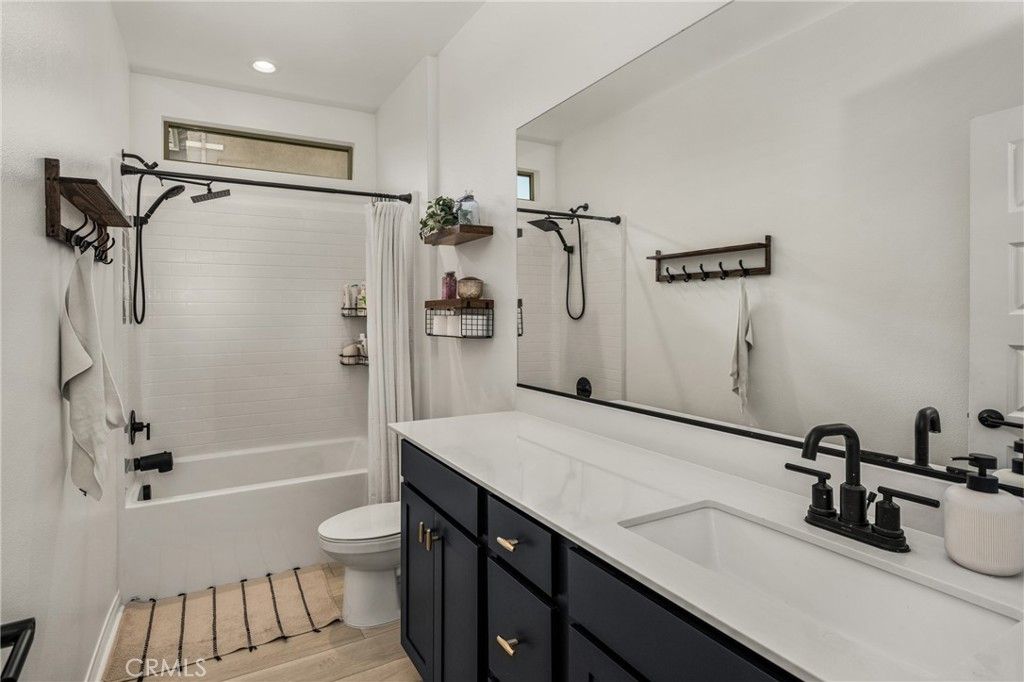 Image 41 of property listing at 29807 Pumpwood Court, Menifee, CA 92584