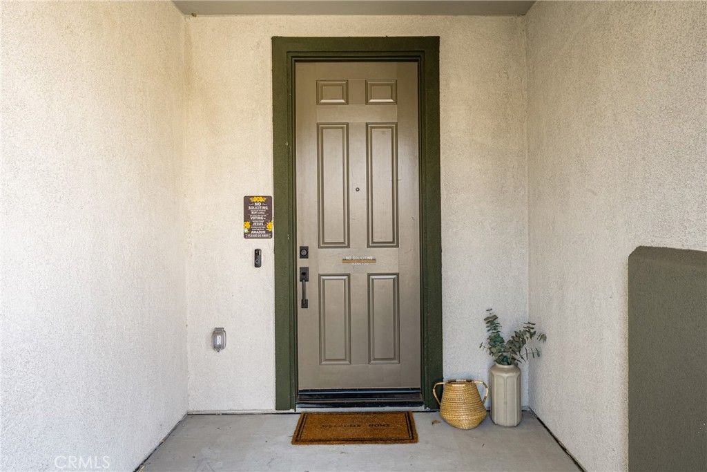 Image 5 of property listing at 29807 Pumpwood Court, Menifee, CA 92584