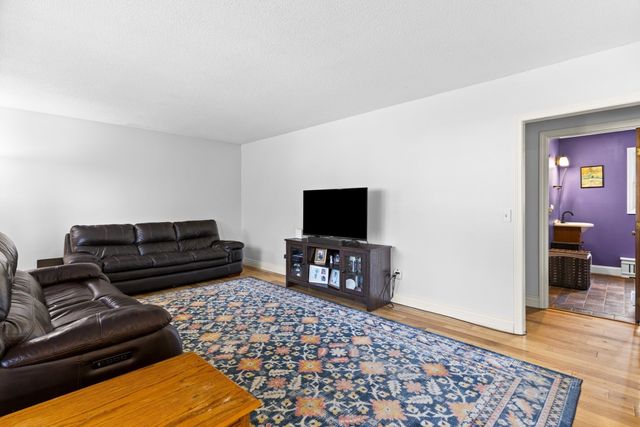 10 Rounseville St, New Bedford, MA 02745