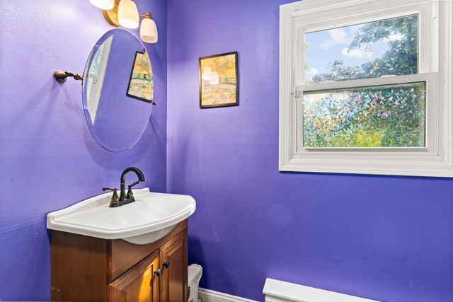10 Rounseville St, New Bedford, MA 02745