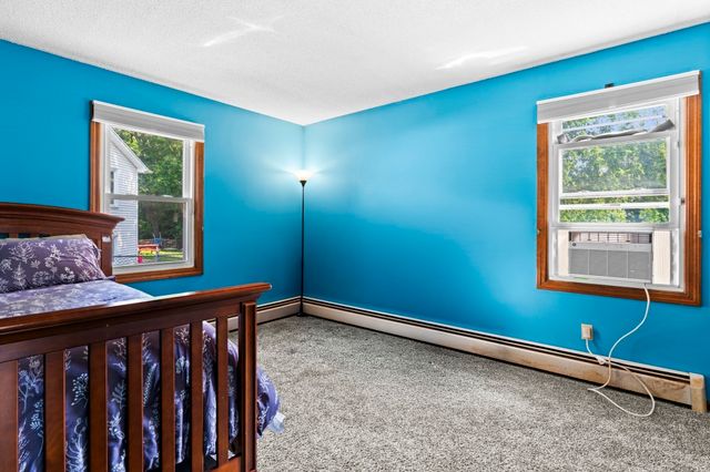 10 Rounseville St, New Bedford, MA 02745