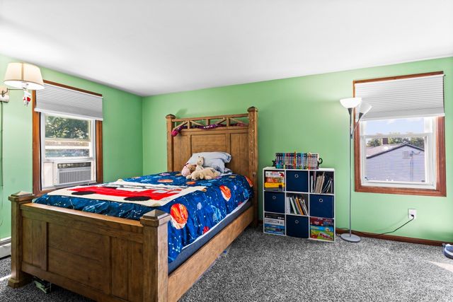 10 Rounseville St, New Bedford, MA 02745