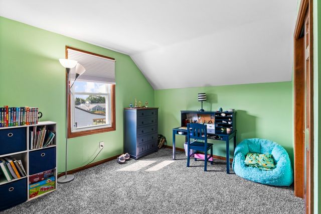 10 Rounseville St, New Bedford, MA 02745