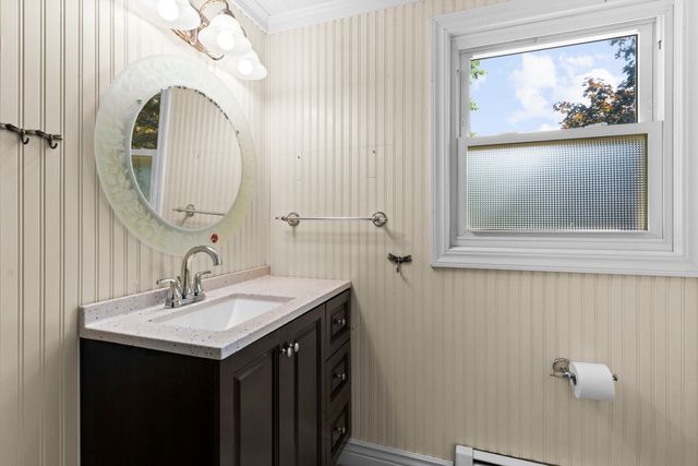10 Rounseville St, New Bedford, MA 02745