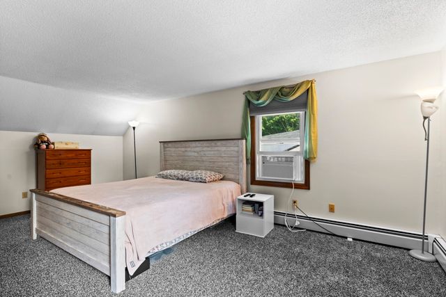 10 Rounseville St, New Bedford, MA 02745