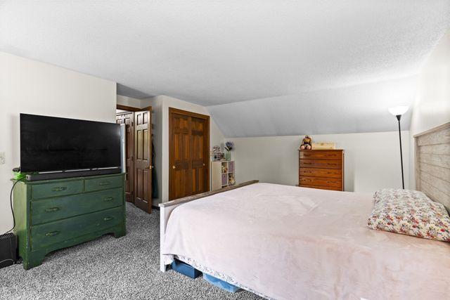 10 Rounseville St, New Bedford, MA 02745
