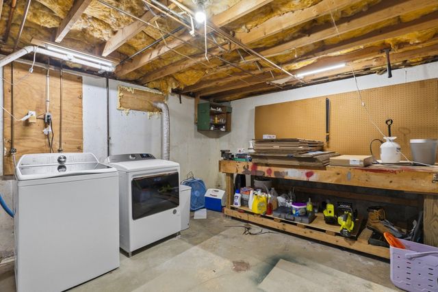 10 Rounseville St, New Bedford, MA 02745