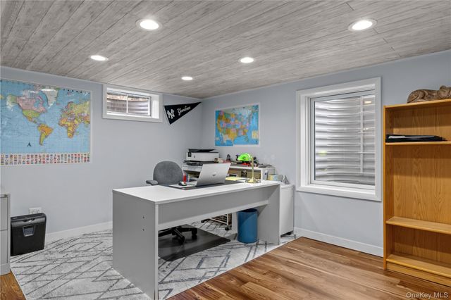 56 Dougs Lane, South Jamesport, NY 11970