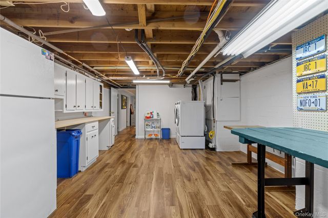 56 Dougs Lane, South Jamesport, NY 11970