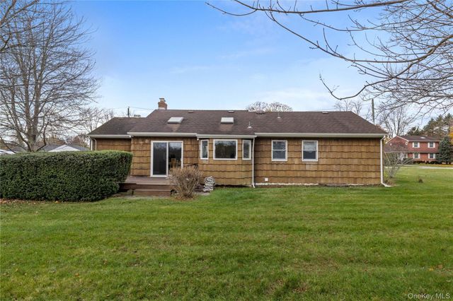 56 Dougs Lane, South Jamesport, NY 11970