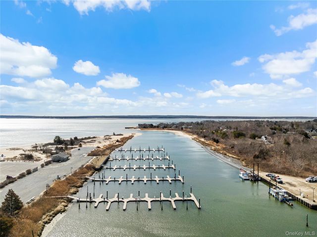 56 Dougs Lane, South Jamesport, NY 11970