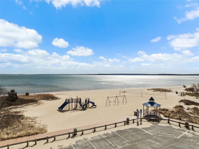 56 Dougs Lane, South Jamesport, NY 11970