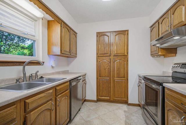 8217 Squire Rd, Pensacola, FL 32514