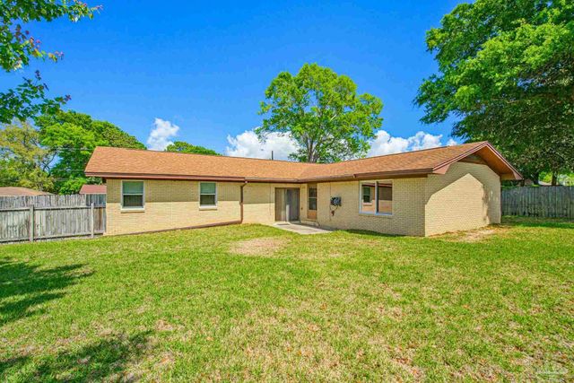 8217 Squire Rd, Pensacola, FL 32514