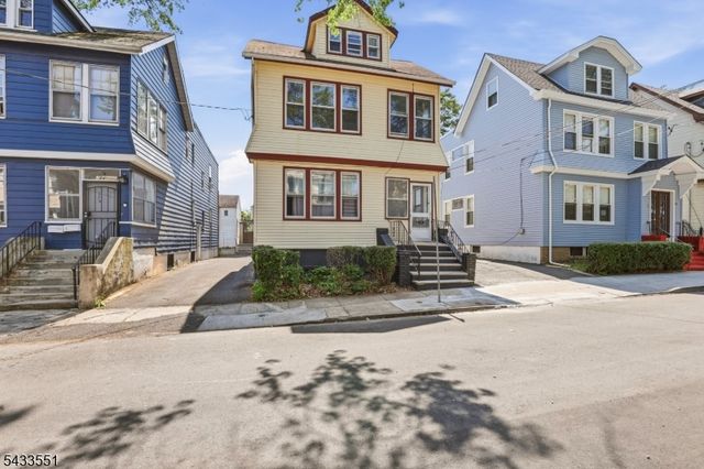 28 Underwood St, Newark City, NJ 07106