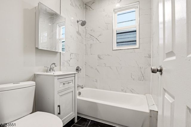 28 Underwood St, Newark City, NJ 07106