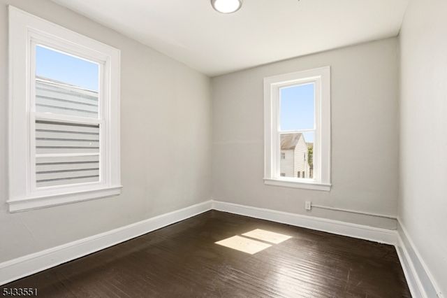 28 Underwood St, Newark City, NJ 07106