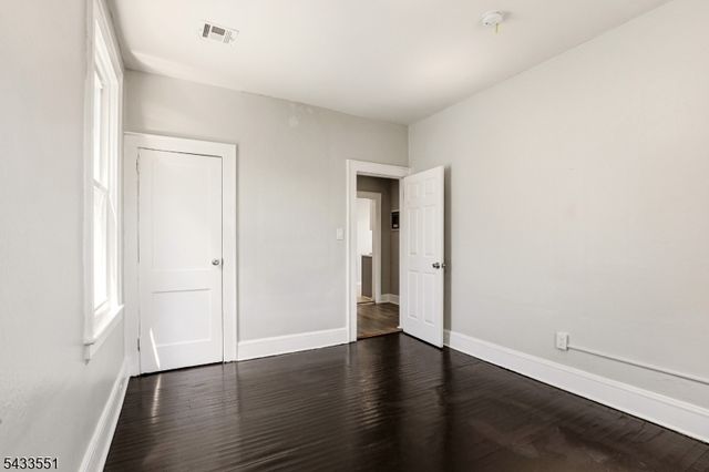 28 Underwood St, Newark City, NJ 07106