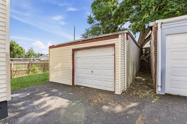 28 Underwood St, Newark City, NJ 07106