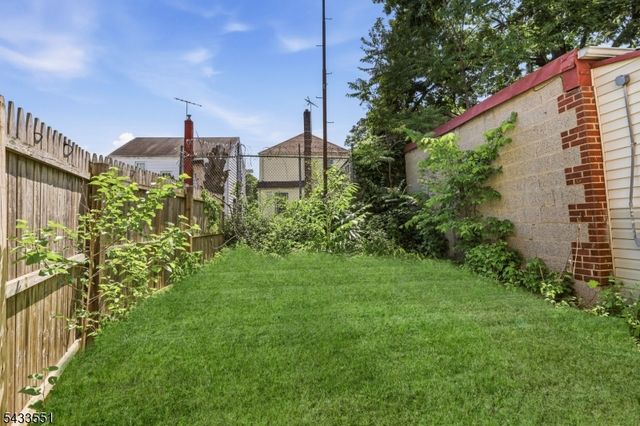 28 Underwood St, Newark City, NJ 07106