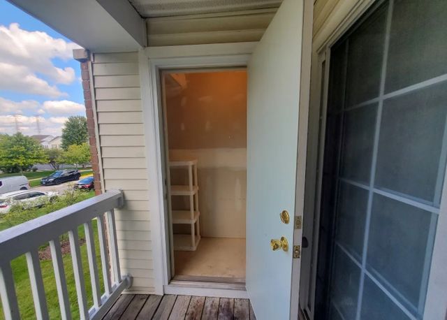 1449 McClure Road 1449, Aurora, IL 60505