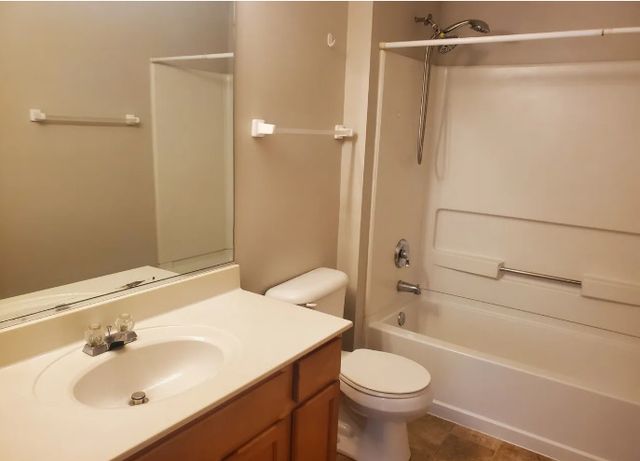 1449 McClure Road 1449, Aurora, IL 60505