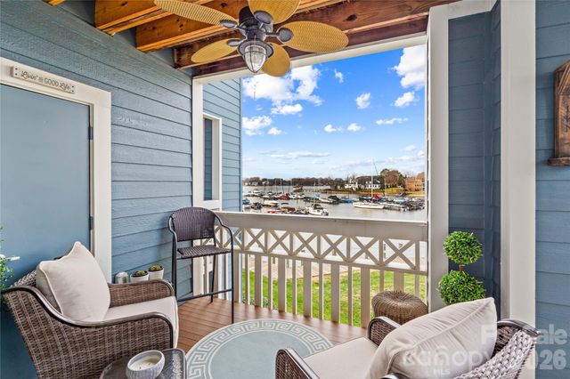 18789 Vineyard Point Lane, Cornelius, NC 28031