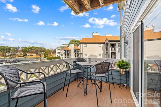 18789 Vineyard Point Lane, Cornelius, NC 28031