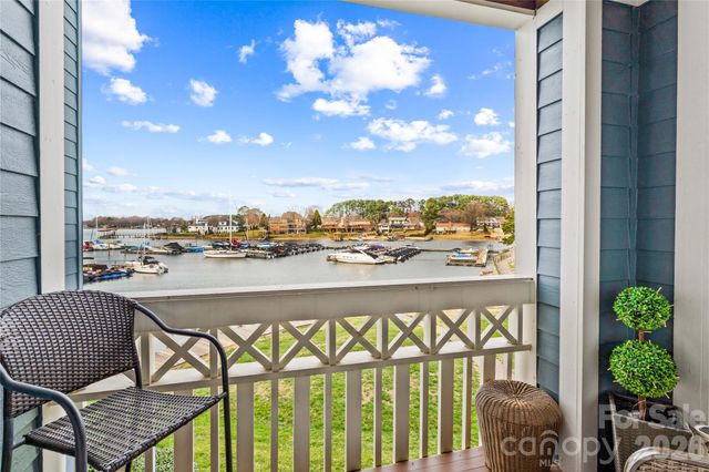 18789 Vineyard Point Lane, Cornelius, NC 28031