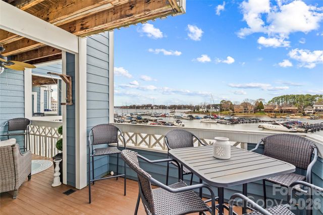 18789 Vineyard Point Lane, Cornelius, NC 28031